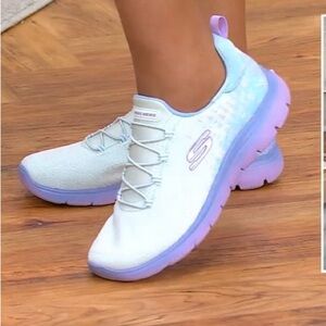 Skechers Summits Bungee Cord Memory Foam Washable Vegan Sneakers NWT!